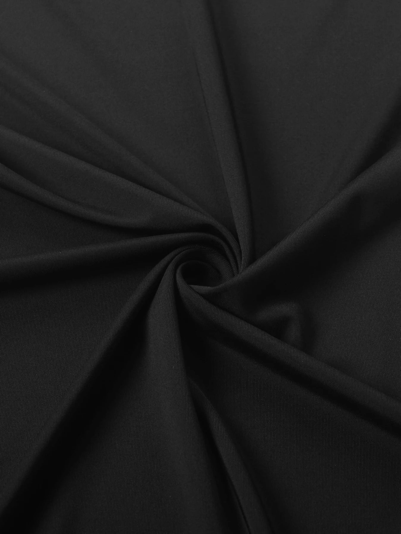 👗 Minišaty pro odvážné dny a ještě odvážnější večery.