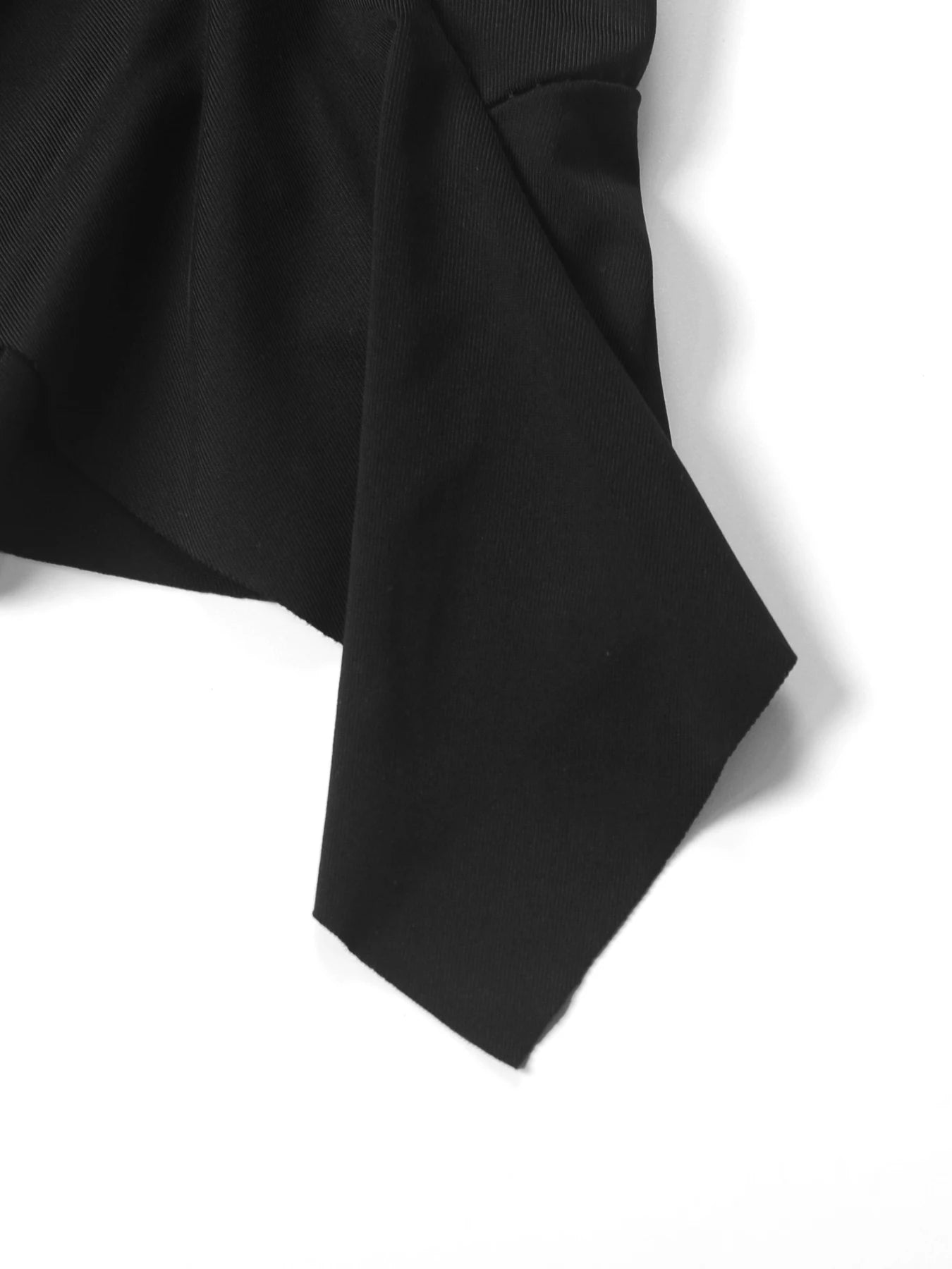 👗 Minišaty pro odvážné dny a ještě odvážnější večery.