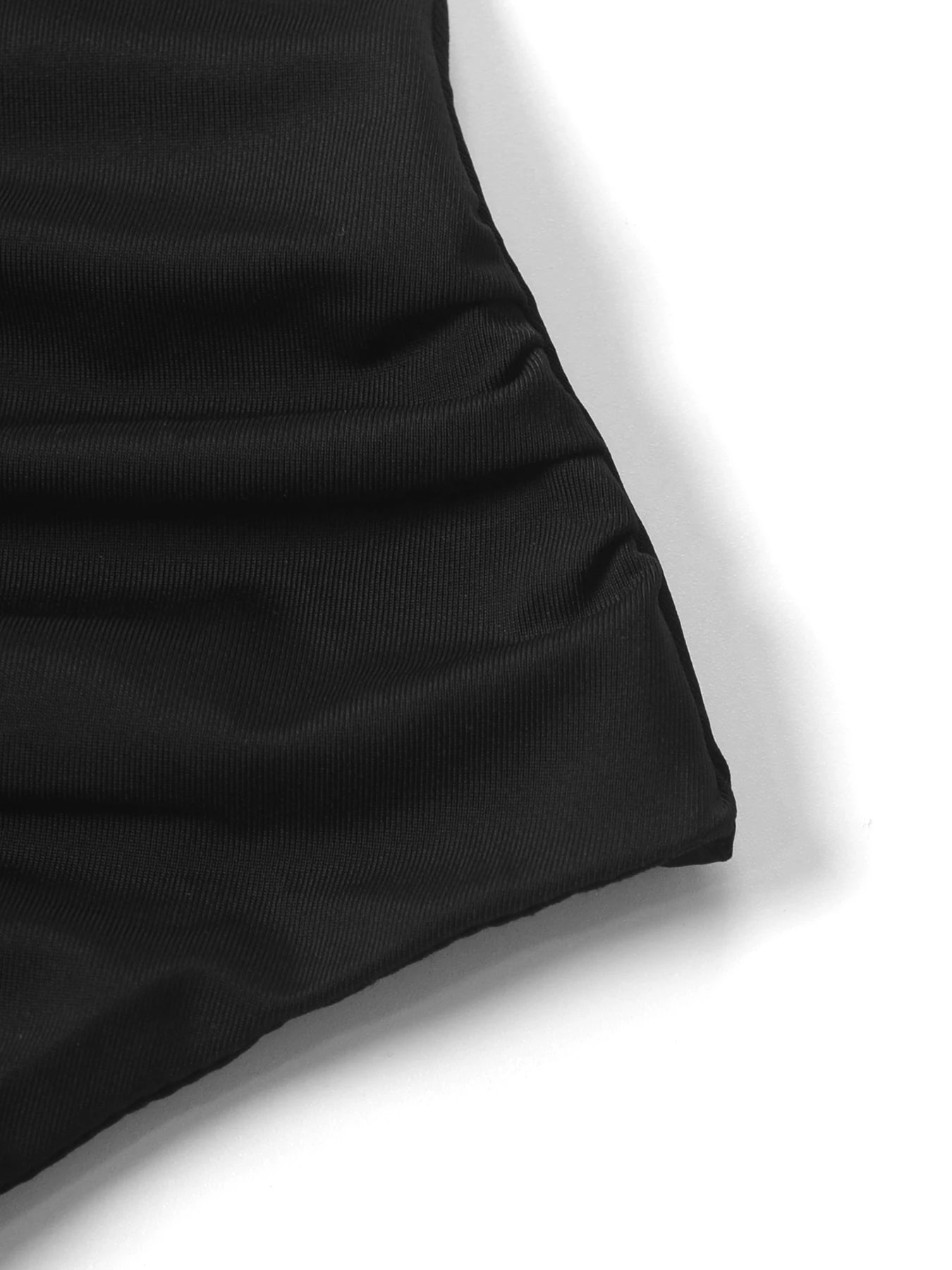 👗 Minišaty pro odvážné dny a ještě odvážnější večery.