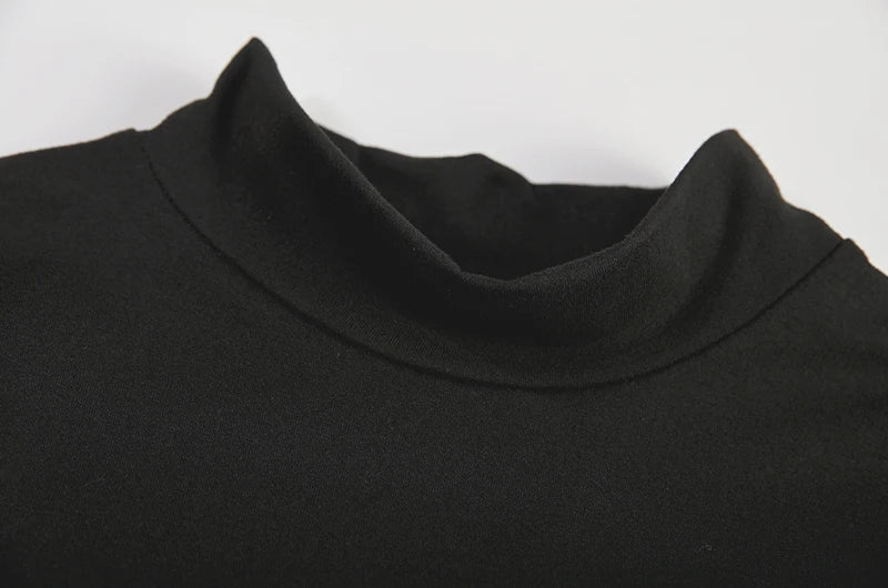 🔥 Extravagantní šaty s výřezy a šněrováním